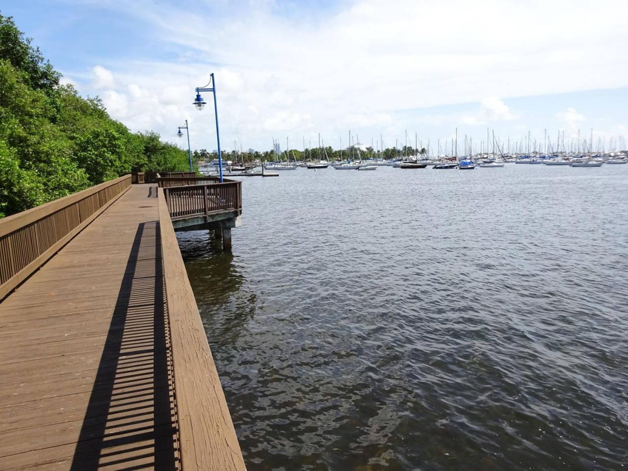 City View Balcony Steps From Restaurants, Peacock Park & Marina Miami Exteriör bild